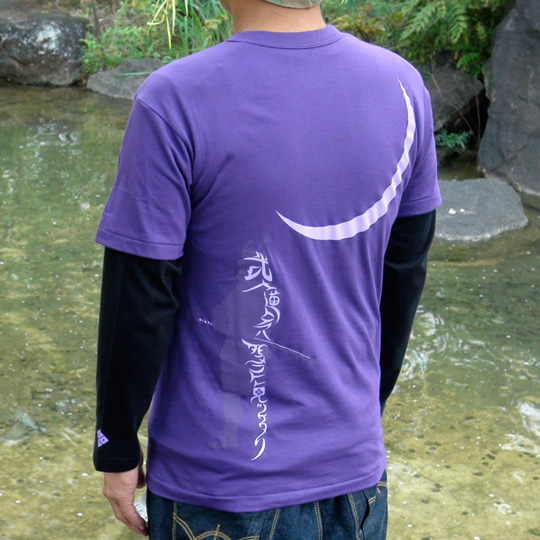 紫色地Tシャツ背面画像